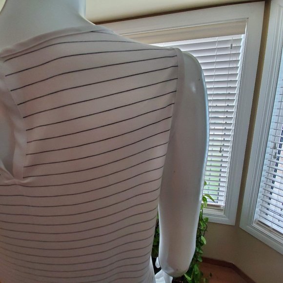 DEX Sleeveless Blue / White Tunic Top - Picture 5 of 6